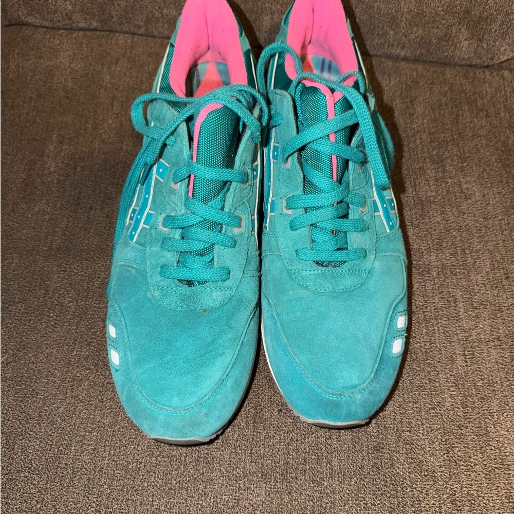 Teal Suede ASICS Gel lytte Running Sneakers with Pink Lining